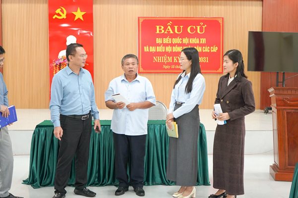 Sở Khoa học và Công nghệ kiểm tra công tác đảm bảo thông tin liên lạc phục vụ bầu cử đại biểu Quốc hội khóa XVI và đại biểu HĐND các cấp nhiệm kỳ 2026 – 2031 tại phường Sông Trí