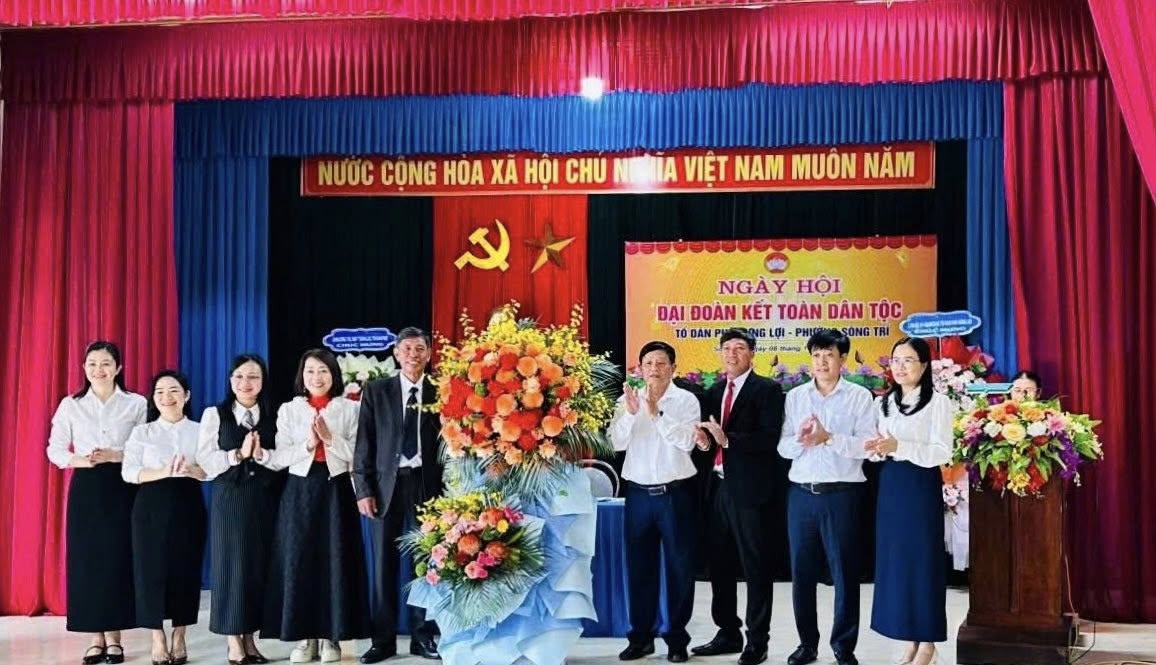 Tưng bừng tổ chức Ngày hội Đại đoàn kết toàn dân tộc tại khu dân cư Hưng lợi, phường Sông Trí