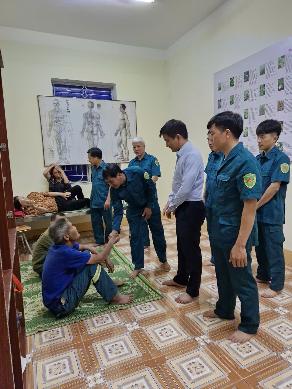 Lực lượng vũ trang và Ban chỉ huy PCTT&TKCN phường Sông Trí trực chiến 24/24-Sẵn sàng ứng phó với Bão số 5