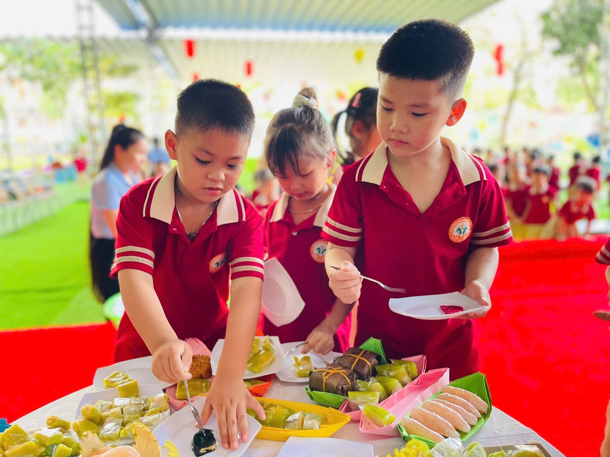  Sắc màu yêu thương trong hoạt động "Cô nuôi dưỡng giỏi" tại các trường mầm non phường Bắc Hồng Lĩnh