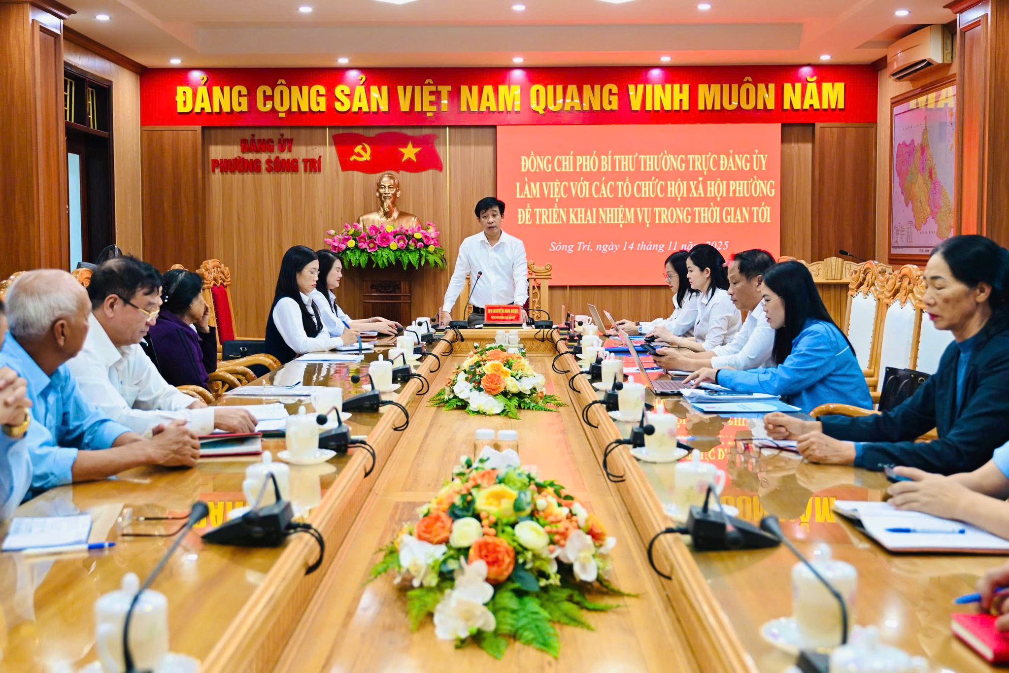 Đồng chí Phó Bí thư Thường trực Đảng ủy làm việc với các hội quần chúng triển khai nhiệm vụ thời gian tới