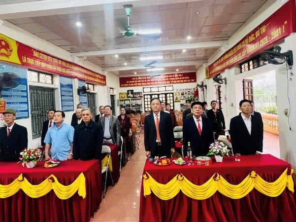 Các tổ dân phố phường Sông Trí chào cờ, dâng hương đầu Xuân Bính Ngọ 2026