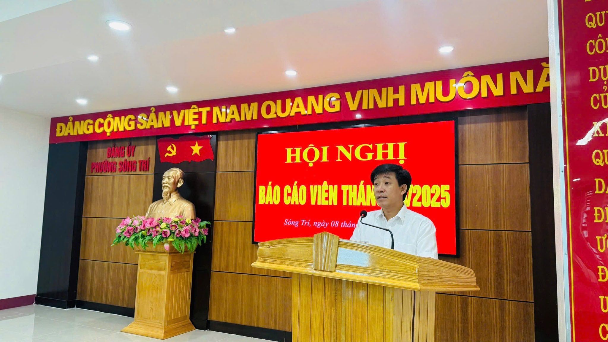 Đảng ủy phường Sông Trí tổ chức Hội nghị Báo cáo viên tháng 10 năm 2025 